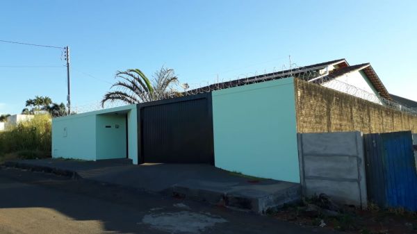 Casa à venda no bairro Lago das Mansões Silva Leão